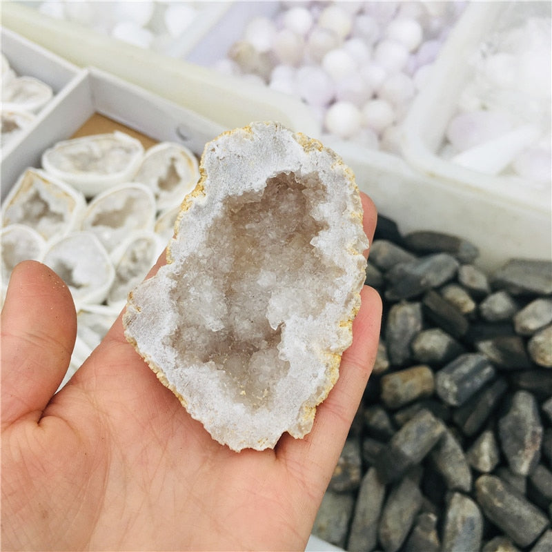 White Quartz Druzy Geode specimen - thebodymindsoulshop