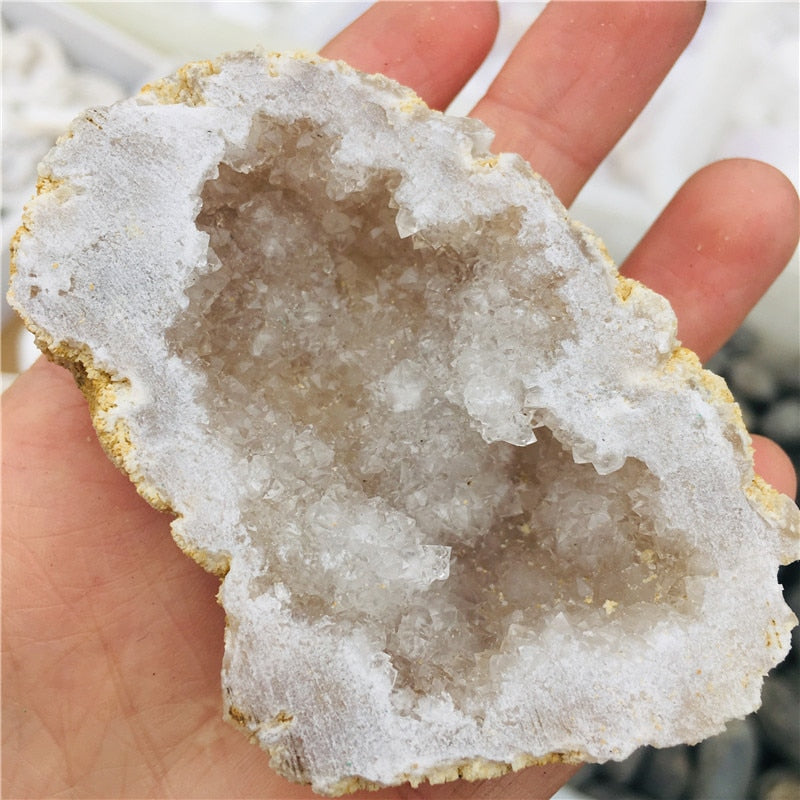 White Quartz Druzy Geode specimen - thebodymindsoulshop