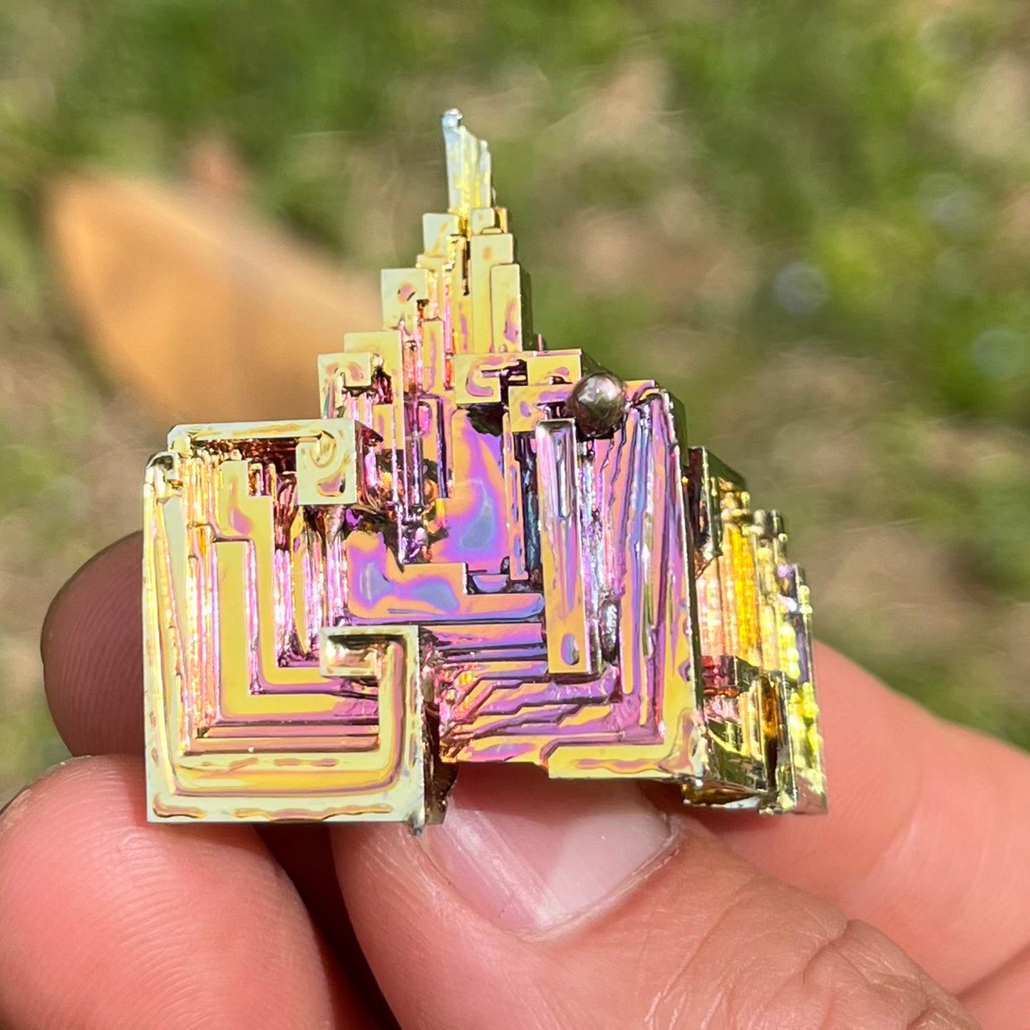 Bismuth Ore Cluster - thebodymindsoulshop